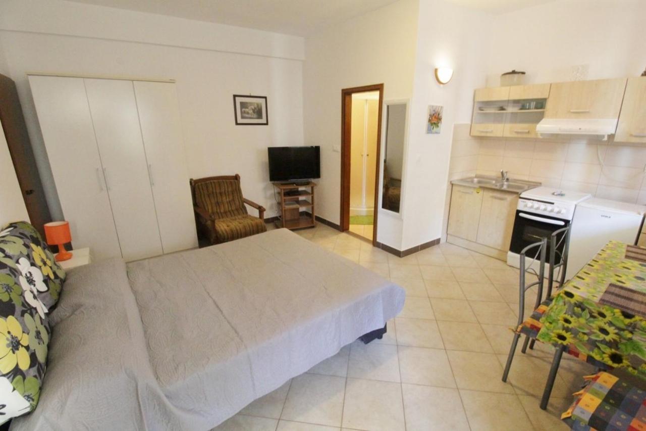Apartments Zambratija With Sea View Esterno foto