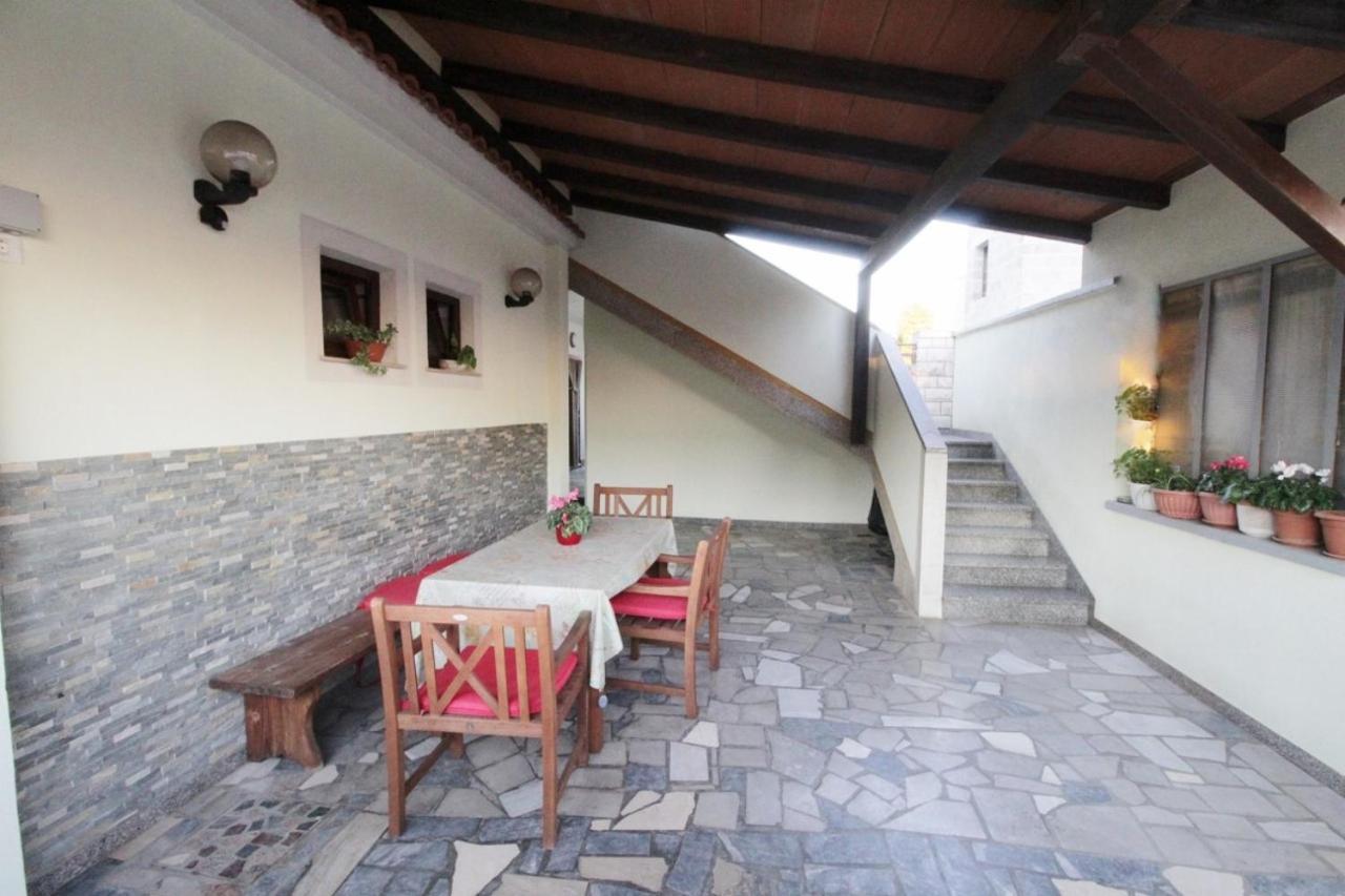 Apartments Zambratija With Sea View Esterno foto